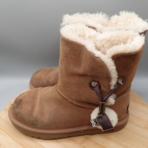 UGG Australia Kids 3 Sheepskin Lined Boots Chestnut Brown 1138210K Flaws